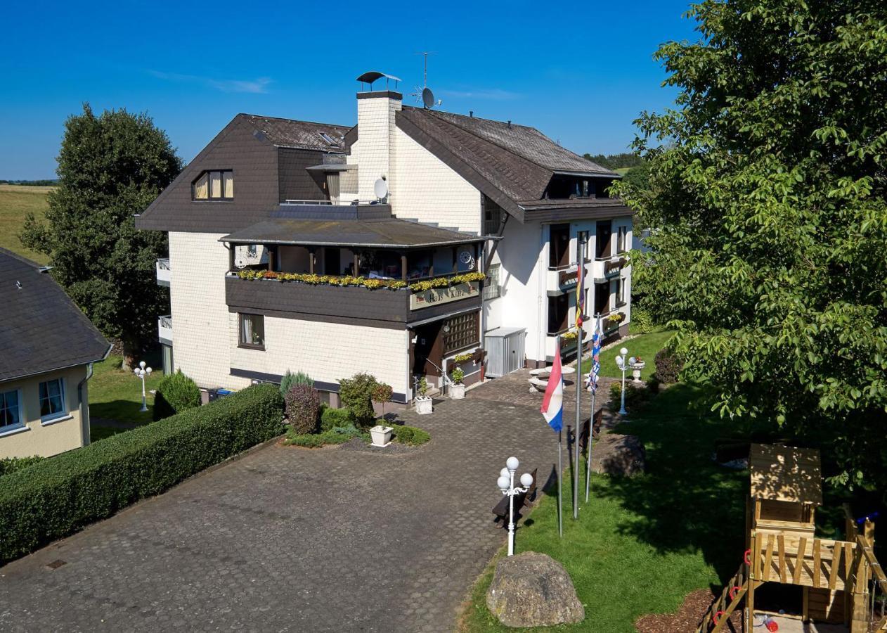 Hotel-Restaurant Maas Lutzerath Exterior photo