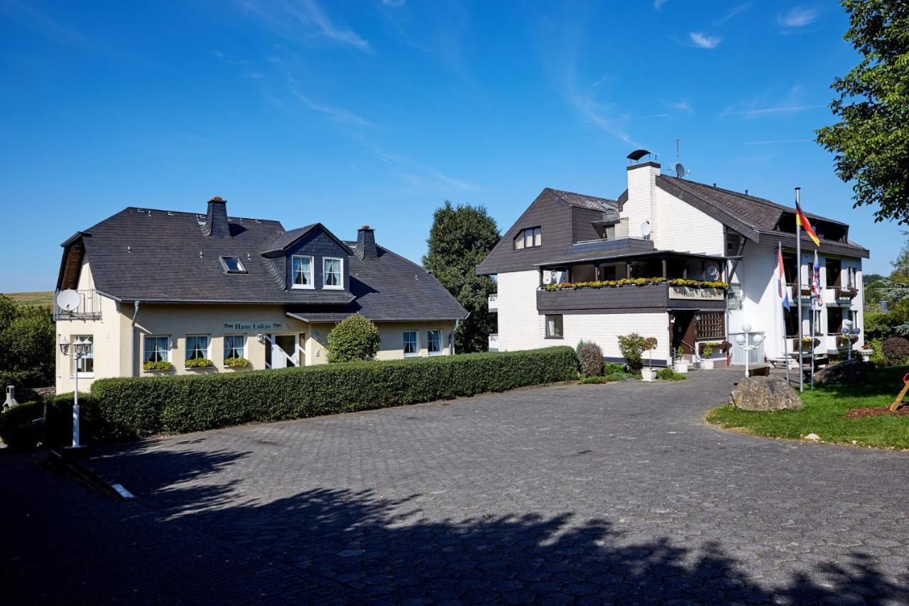 Hotel-Restaurant Maas Lutzerath Exterior photo
